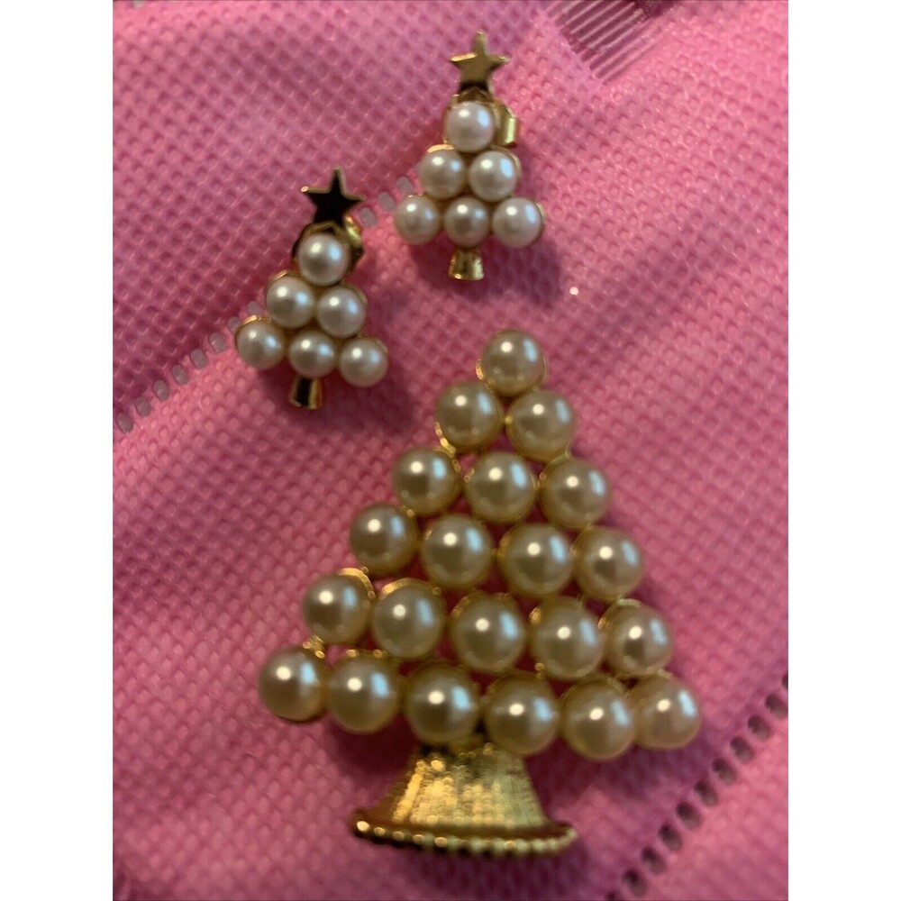 Pearl Christmas Tree and matching earrings. Vintage estate